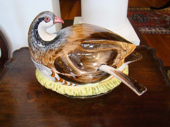 A beautiful vintage hand painted tureen in the form of a partridge — image 2